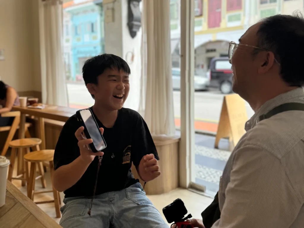 아빠와-대화-웃는-아들