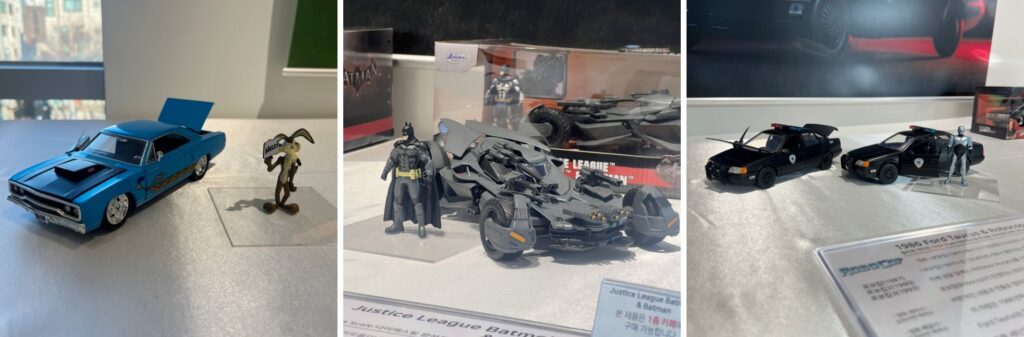 배트카와-올드카들이-전시됨