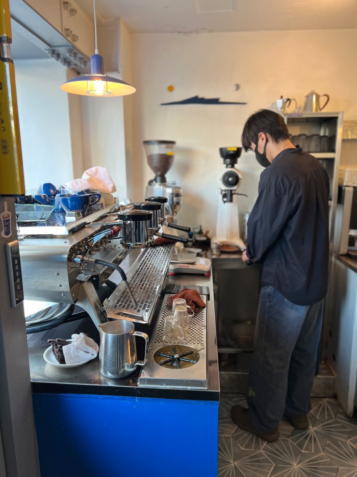 딥블루레이크-카페