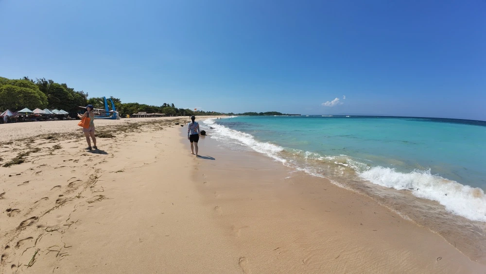 에메랄드빛-누사두아-해변