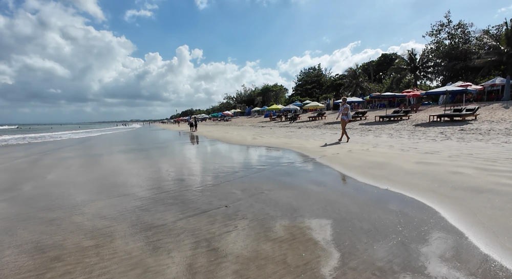 꾸따비치-주변-모습