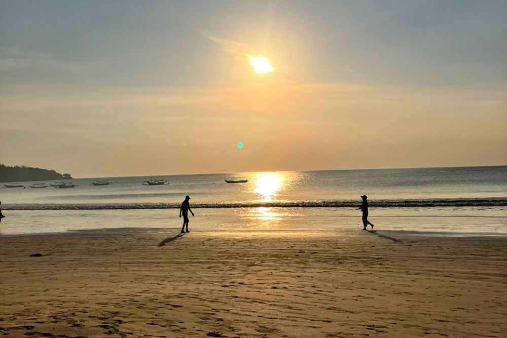 석양이-지는-짐바란-해변