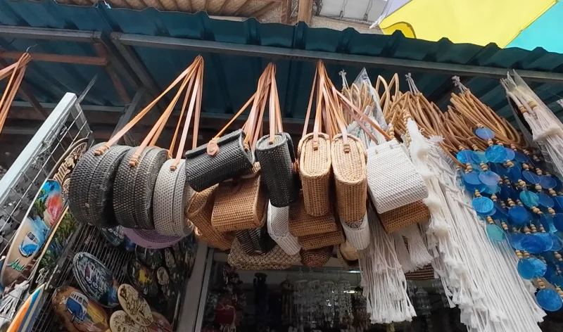 우붓-스트리트-마켓의-물건들