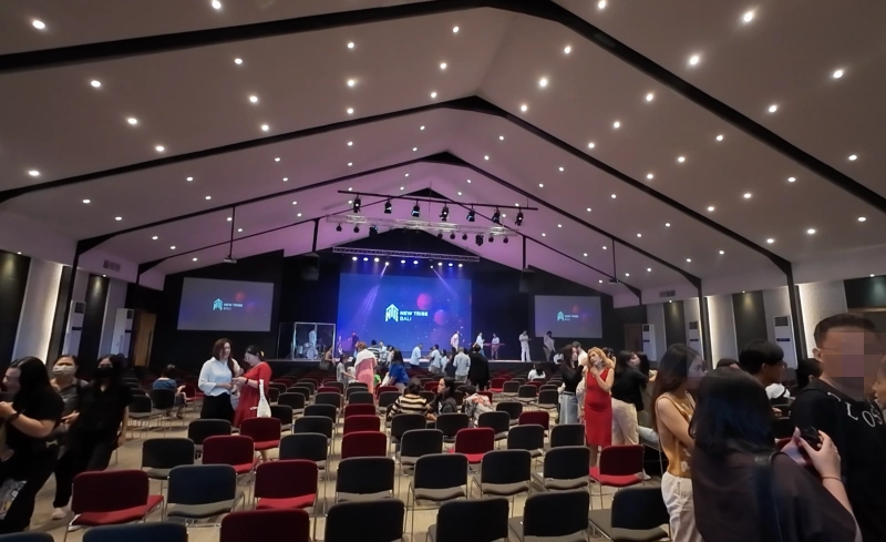 발리-처치-내부