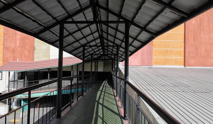 몰발리갤러리로-향하는-통로