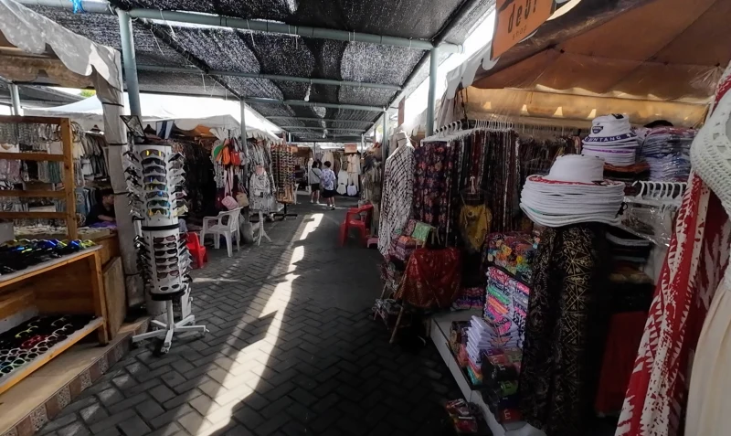 와룽니아-근처-재래시장