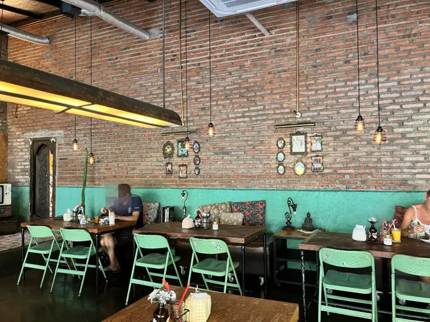 팻차우-식당-내부