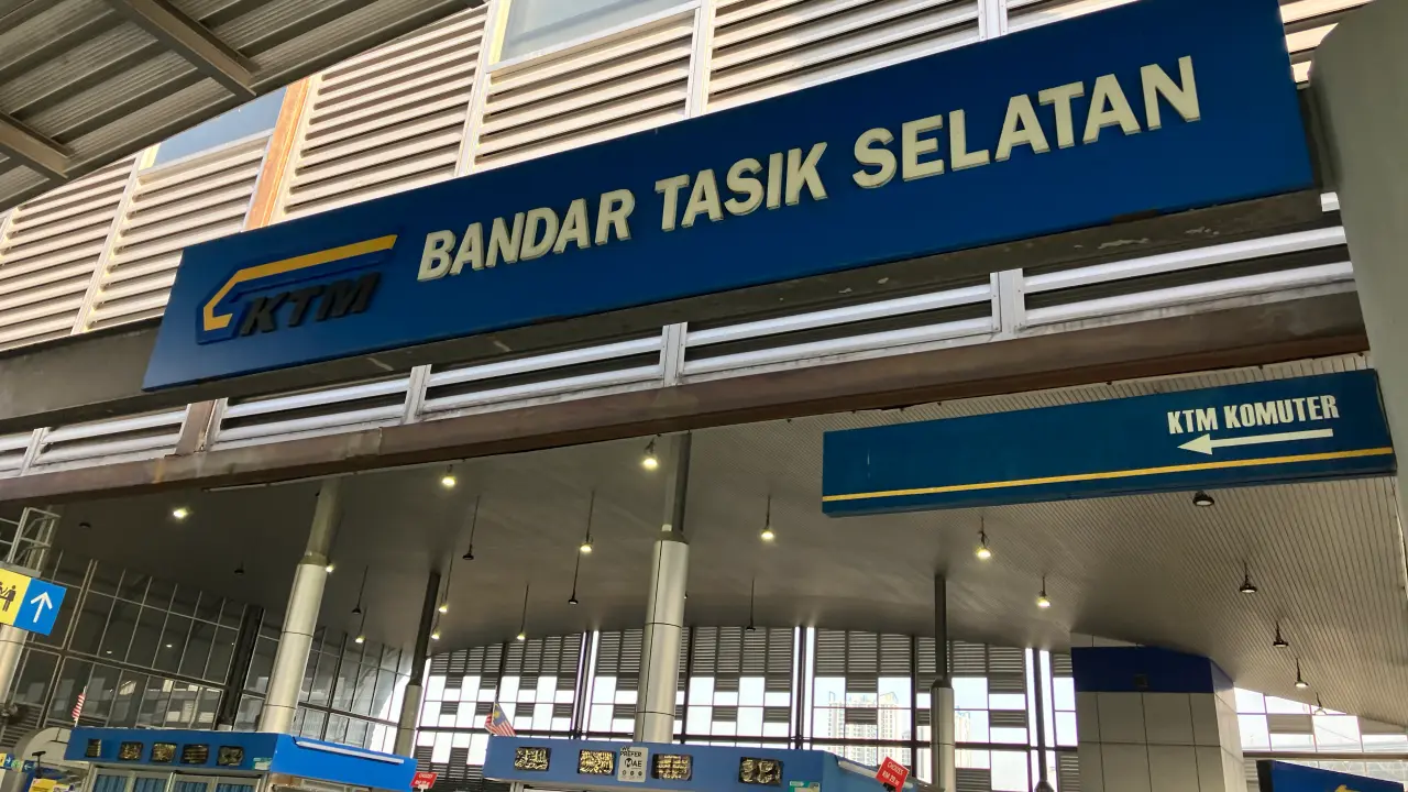 말라카-가는-버스역