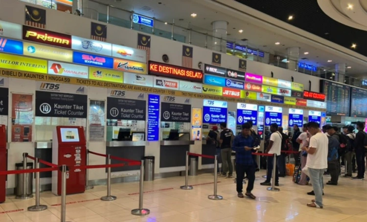 쿠알라룸푸르-말라카로-향하는-버스터미널