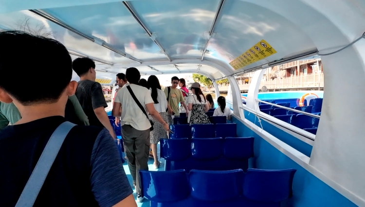 말라카-리버크루즈-내부