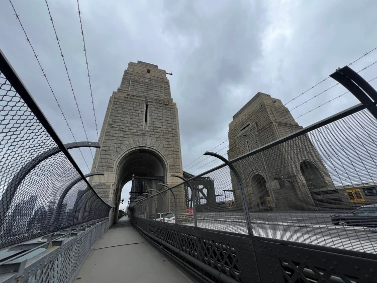 하버브릿지-다리위