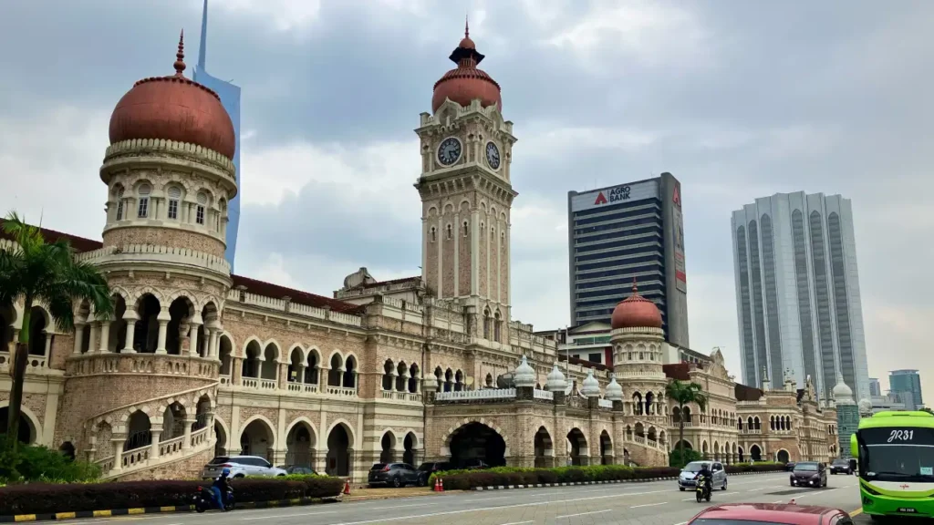 메르데카광장의-술탄-압둘-사마드