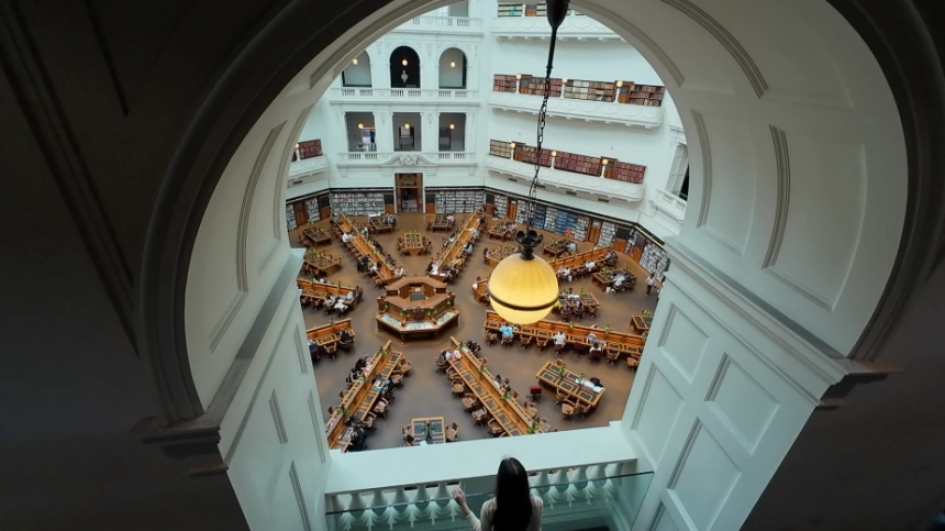 멜버른-주립도서관의-호그와트-도서관