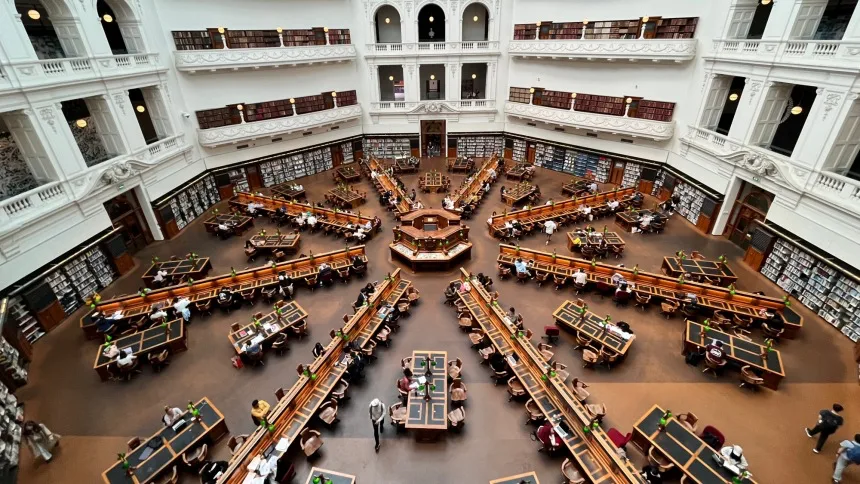 멜버른-주립도서관-돔