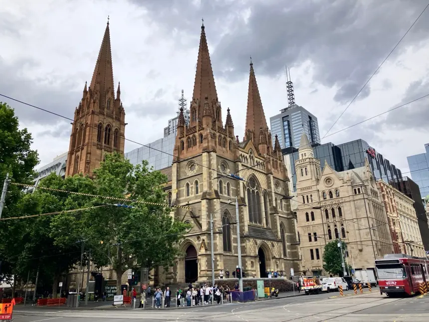 멜버른의-상징적인-건축물-세인트-폴-대성당