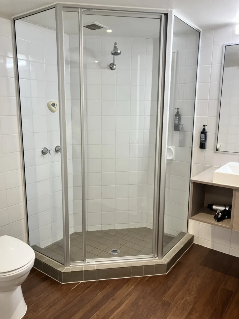 이비스-호텔-내부-샤워실