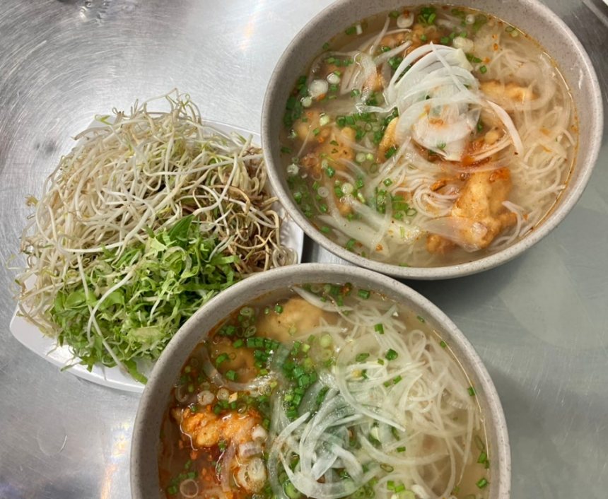 하이카-식당의-오징어-어묵-쌀국수