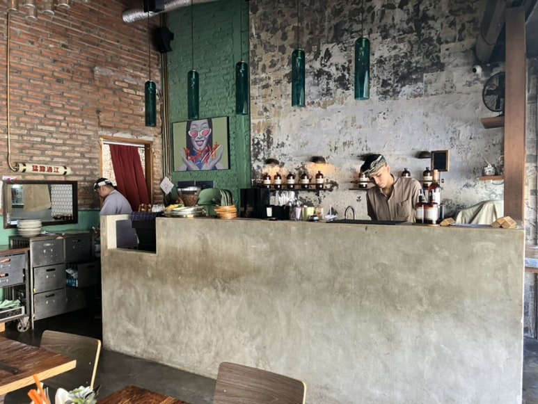 팻차우의-카운터-모습