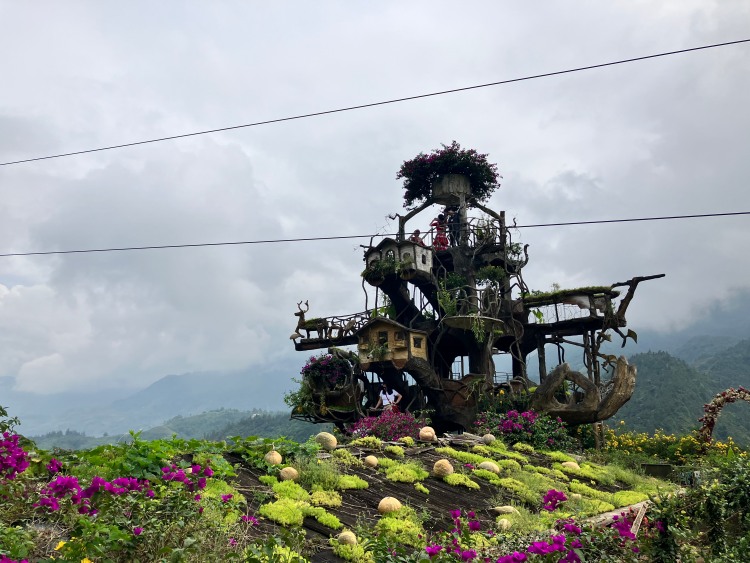 깟깟마을-하울의-움직이는-성이라-불리는-포토존