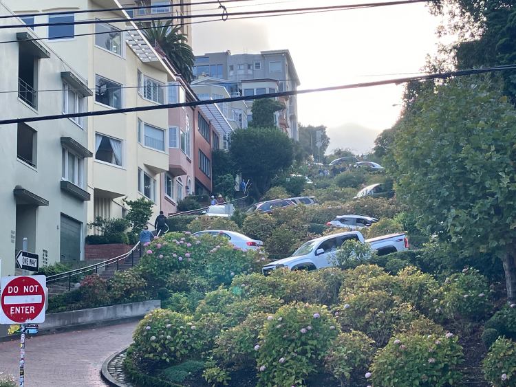 롬바드스트리트를-아래서본-모습