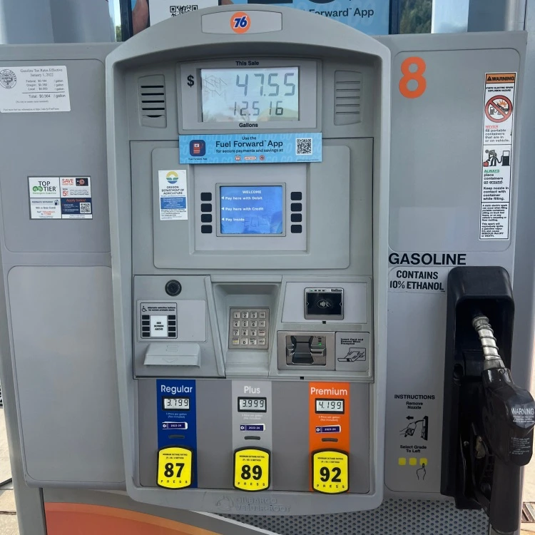 미국-고속도로의-주유소