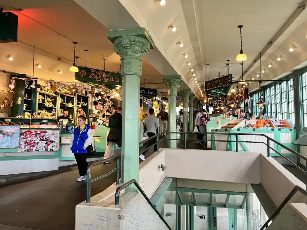 파이크플레이스-마켓의-내부