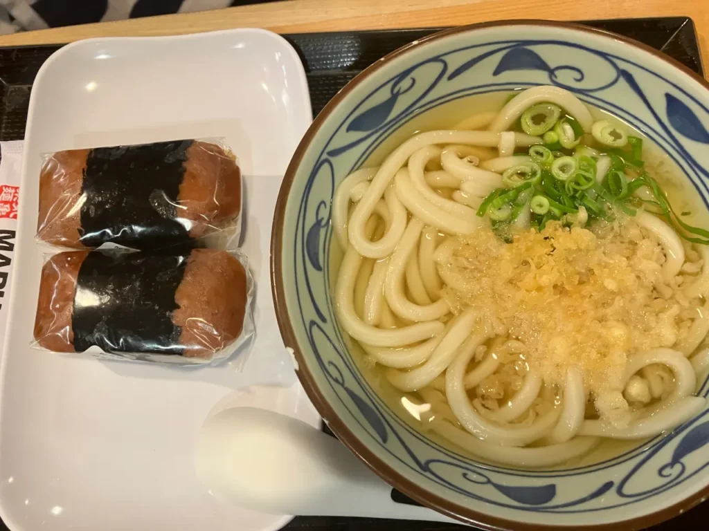 하와이-마루가메-우동집의-냉우동