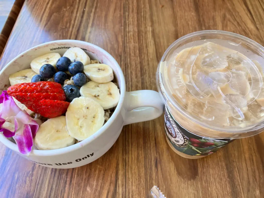 아일랜드-빈티지-커피의-아사이볼과-커피