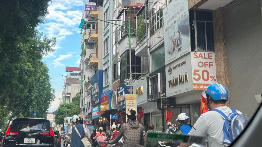 하노이의-오토바이-교통