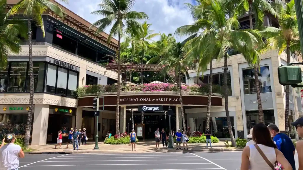 와이키키-중심부의-인터내셔널-마켓플레이스