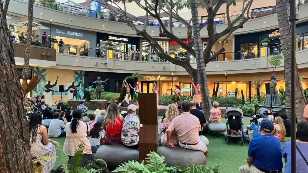 와이키키-인터내셔널-마켓플레이스