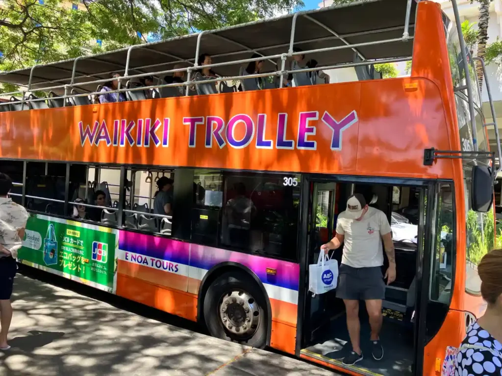 hawaii-pink-trolley